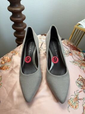 Donald J. Pliner Gray Ribbed Pointed Toe Pumps